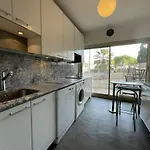 T2 Avec Terrasse, Climatise, Centre-ville Antibes, Proche Et Commerces - Fr-1-252-177 Antibes
