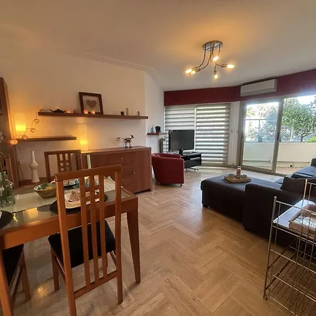 T2 Avec Terrasse, Climatise, Centre-ville Antibes, Proche Et Commerces - Fr-1-252-177 Антіб