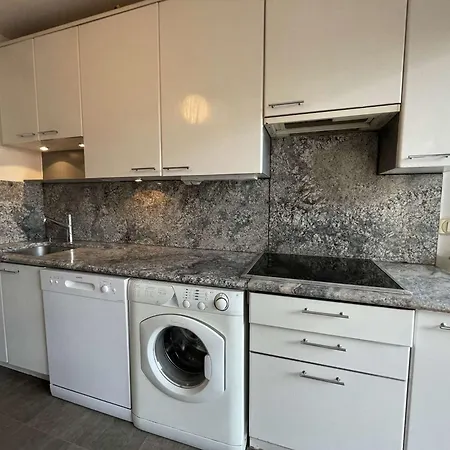 T2 Avec Terrasse, Climatise, Centre-ville Antibes, Proche Et Commerces - Fr-1-252-177 *