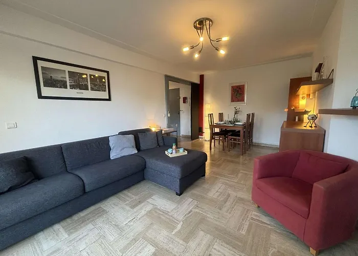 T2 Avec Terrasse, Climatisé, Centre-ville Antibes, Proche Et Commerces - Fr-1-252-177 *