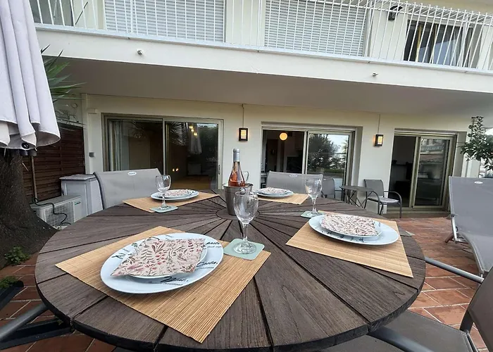 Appartamento T2 Avec Terrasse, Climatisé, Centre-ville Antibes, Proche Et Commerces - Fr-1-252-177 *